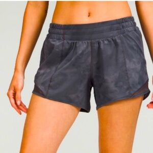 Lululemon Hotty Hot Low-Rise Lined Short 4” Size 2